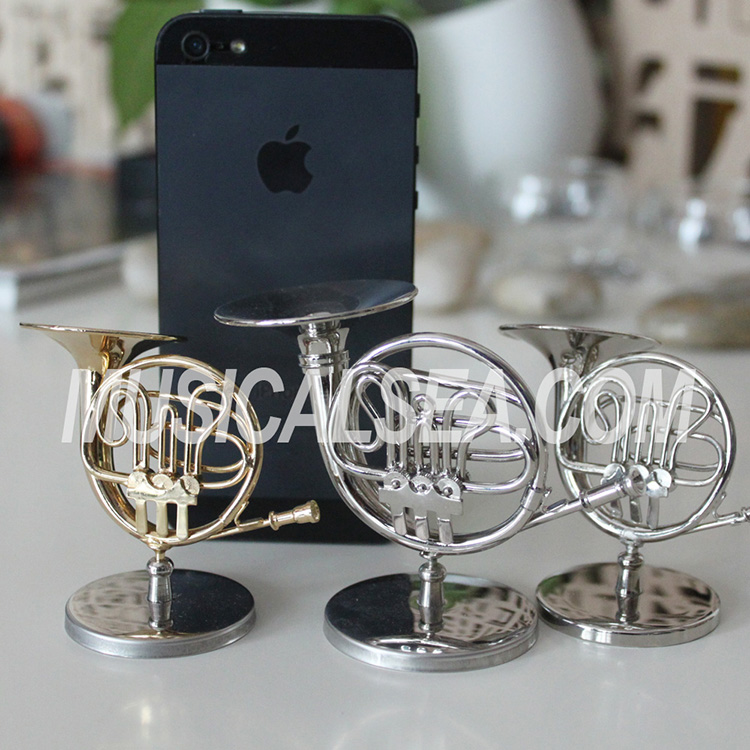 Miniature French Horn model metal ornament
